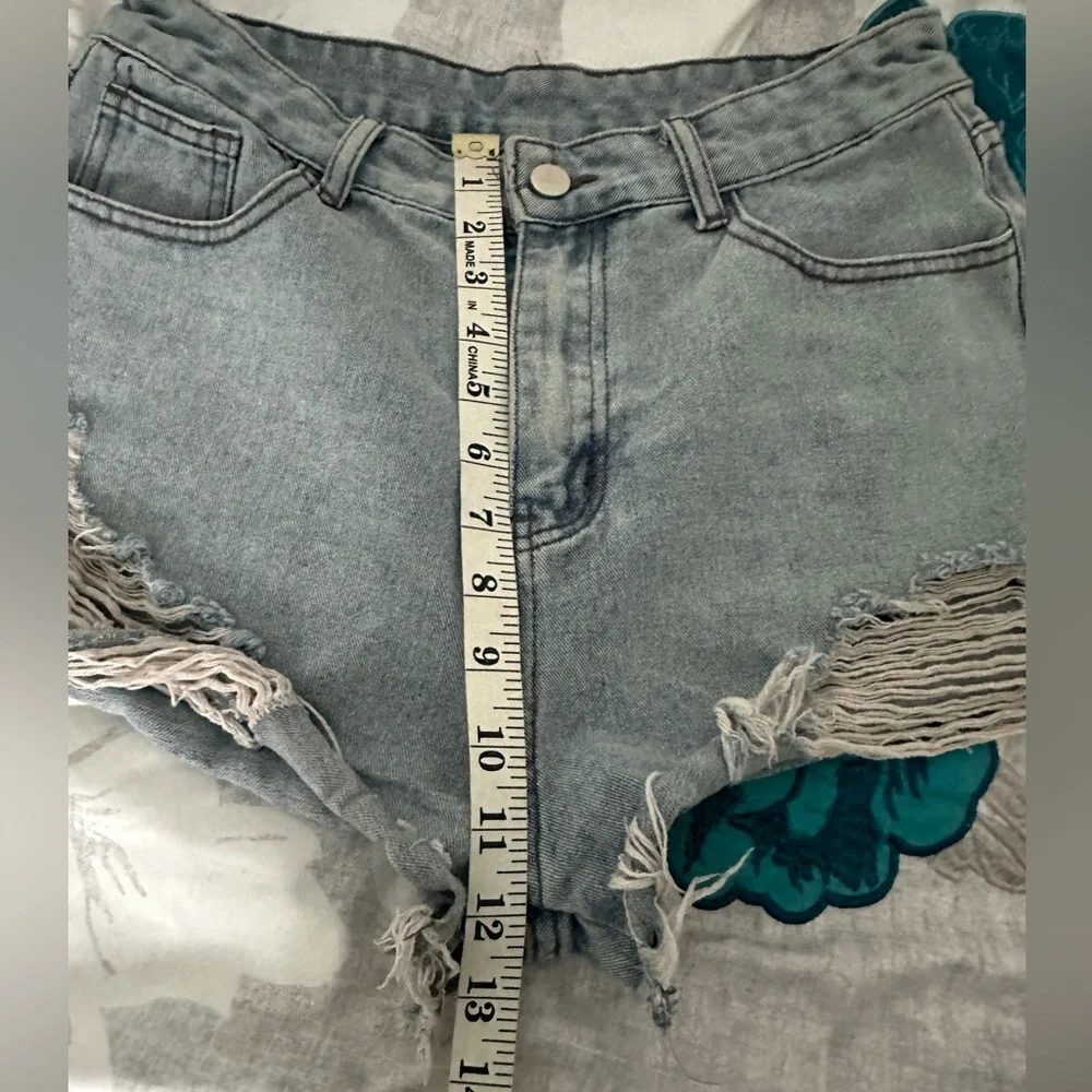 Jean Shorts Women’s M High Rise Distressed Denim Shorts